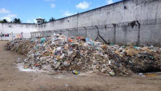 Denúncia foi feita pelo MPPE, que comprovou irregularidade no recolhimento do lixo. Foto: Marcellus Ugiette/MPPE