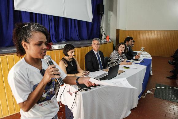 Durante encontro realizado na capital do Agreste, colegiado também ouviu alunos de instituições de ensino do Interior. Foto: João Bita
