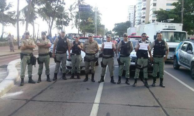 Insatisfeitos, policiais se reúnem nesta quarta-feira (21) e não descartam uma paralisação da categoria / Foto: Foto: Reprodução/Facebook Polícia de Pernambuco