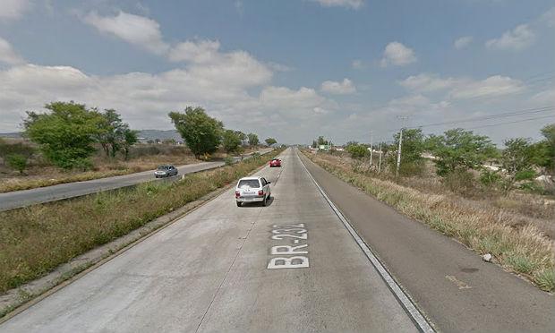 Assalto aconteceu na BR-232, na altura de Encruzilhada de São João, em Bezerros / Foto: reprodução/Google Maps