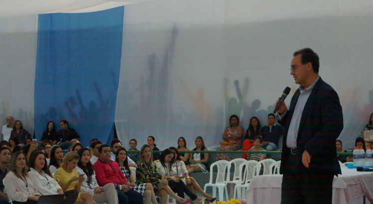 Augusto Cury ministrou palestra na unidade do Colégio Santa Maria localizada na Reserva do Paiva