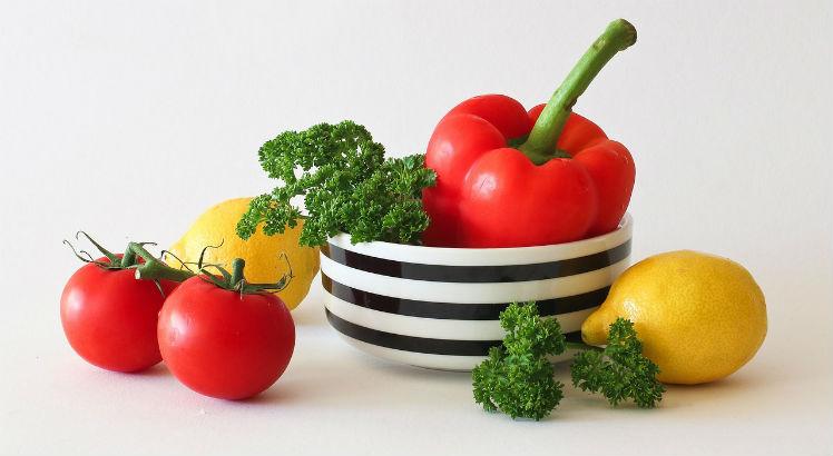 Uma boa maneira de deixar os legumes mais gostosos é acrescentar temperos e ervas, como alecrim, tomilho e salsinha (Foto ilustrativa: Pixabay)