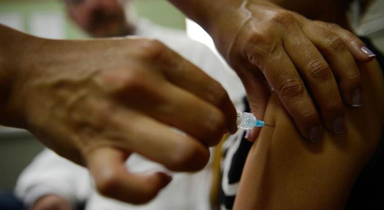 Imagem de vacinação (Foto: Marcelo Camargo / Agência Brasil)
