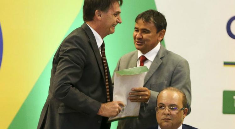 Bolsonaro e Wellington Dias, governador do Piauí (Foto: Marcelo Camargo/Agência Brasil)