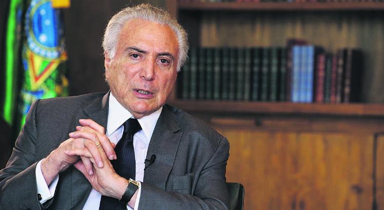 'Bolsonaro seria herói se centralizasse ações para combater a pandemia', diz Michel Temer