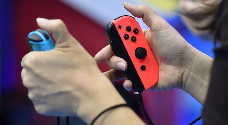 Controles Joy-Con do Nintendo Switch. AFP PHOTO / Kazuhiro NOGI