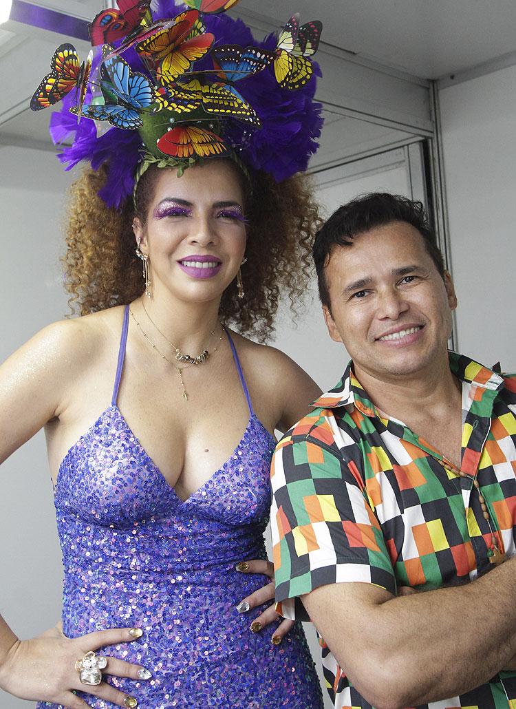 Vanessa da Mata e Almir Rouche, no abre do Carnaval do Recife