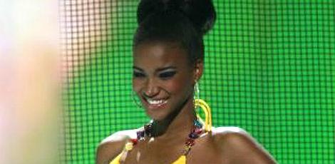 Angolana vence Miss Universo; brasileira fica em 3º