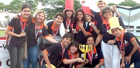 Equipe do Colégio Apoio vence Torneio Mineiro de Robótica