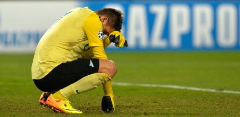 Zenit é goleado, mas avança graças à derrota do Porto