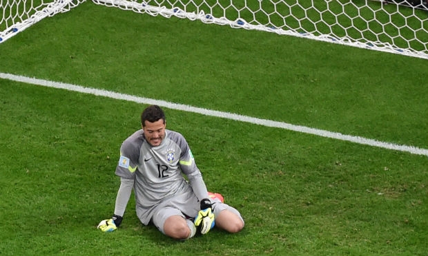 Julio Cesar voltará a defender um dos mais tradicionais times do futebol mundial / Foto: AFP