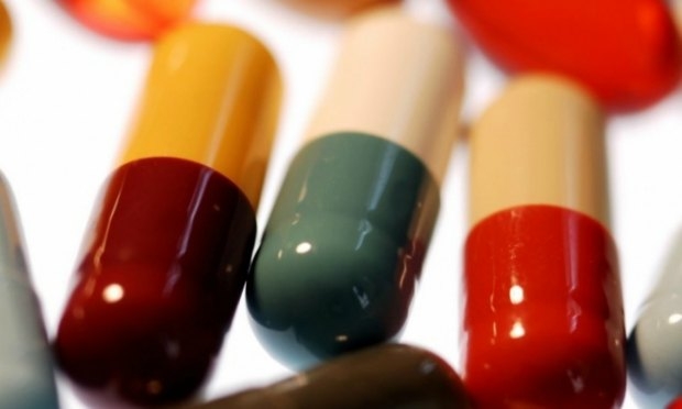 Medicamentos precisam ainda estar sujeitos à prescrição médica / Foto: AFP