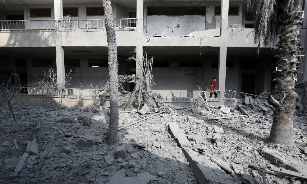 Trégua porá fim a conflito que durou 50 dias e provocou milhares de mortes e destruição. / Foto: AFP