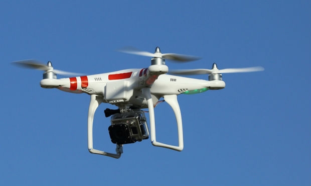 Amazon já desenvolve a ideia de "drones-correio" para a entrega de pacotes e em julho passado pediu permissão às autoridades americanas para realizar testes no território nacional / Foto: Reprodução internet