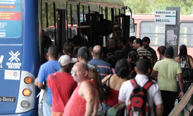 Sindicato dos Rodoviários informou que os ônibus já estão circulando normalmente pela RMR. / Foto:  Mariana Campello/ NE!0
