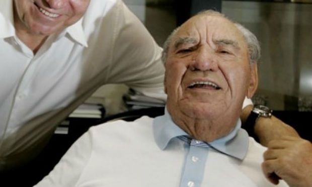 Morre aos 91 anos Samuel Klein, fundador das Casas Bahia