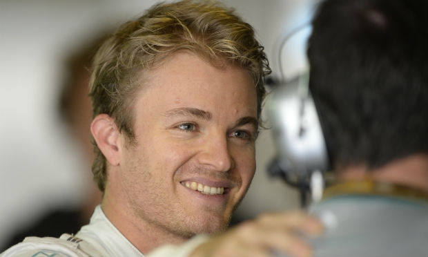 Hamilton e Rosberg (foto) vão decidir na corrida de domingo quem será o campeão da temporada 2014 da Fórmula 1 / Foto: AFP