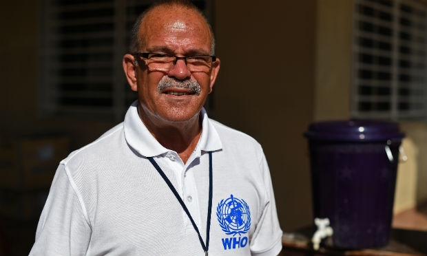 Médico cubano infectado com ebola encontra-se estável em Genebra