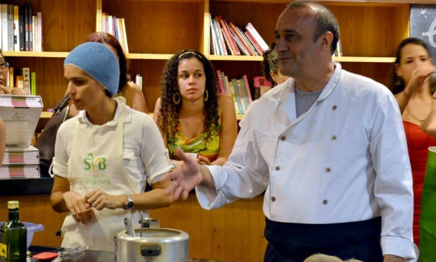 Aula de culinária vegetariana gratuita, neste sábado, no RioMar