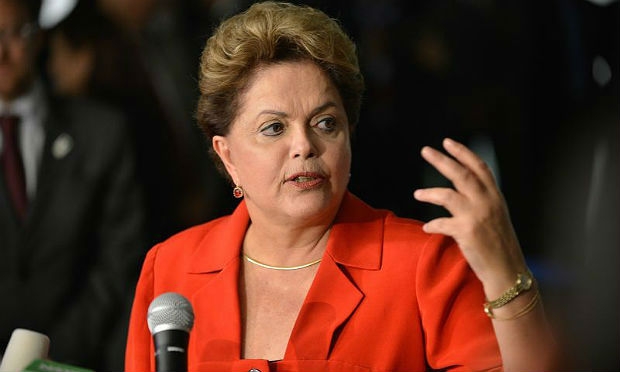 Dilma luta contra a corrupção dia e noite, diz Carvalho