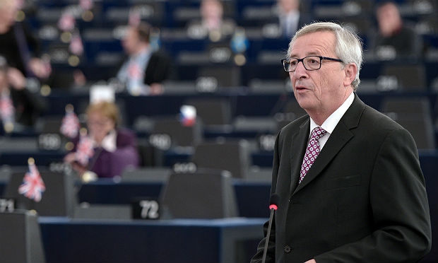 Plano para impulsionar o investimento no bloco é uma das prioridades de Juncker, que defendeu a ideia perante o Parlamento Europeu nesta quarta-feira / Foto: AFP