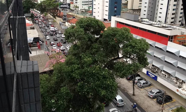 Informações sobre a cidade, como notícias sobre o trânsito, são enviadas pelos internautas / Foto: Felipe Andrade/ComuniQ
