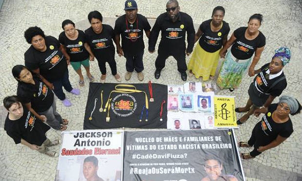 Mães e pais denunciam à Anistia Internacional uma série de crimes de assassinato, sequestro e desaparecimento de jovens negros em Salvador e outras cidades no estado da Bahia / Foto: Fernando Frazão/Agência Brasil