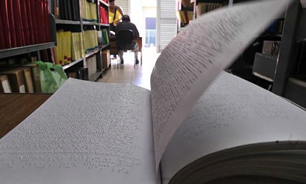 Fundação Dorina Nowill distribui livros em braille para bibliotecas e escolas / Foto: Arquivo/Agência Brasil