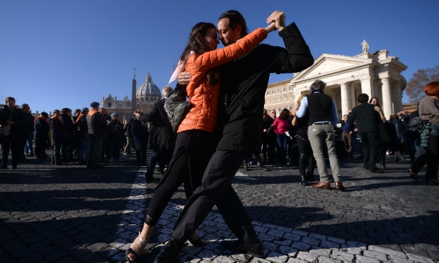 Tango invade o Vaticano para comemorar os 78 anos do Papa