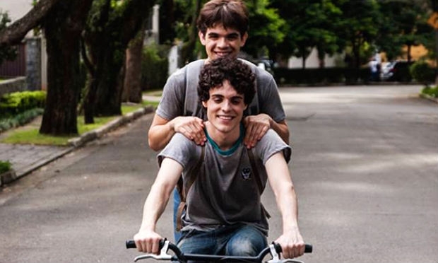 "Hoje Eu Quero Voltar Sozinho" acompanha o romance entre dois adolescentes gays / Foto: divulgação