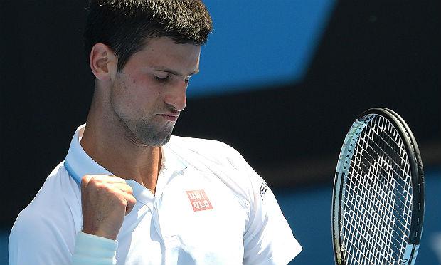 Djokovic arrasa russo e avança; Serena toma susto, mas vence na Austrália