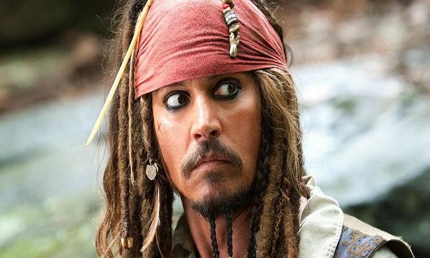 Johnny Depp fica ferido durante filmagens de 'Piratas do Caribe'