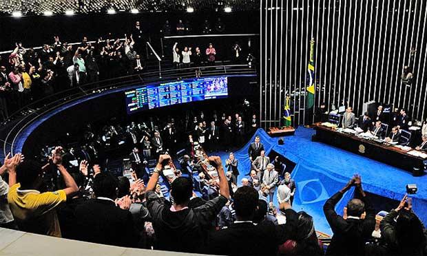 Com a aprovação, o reajuste segue para sanção da presidente Dilma Rousseff / Foto: divulgação