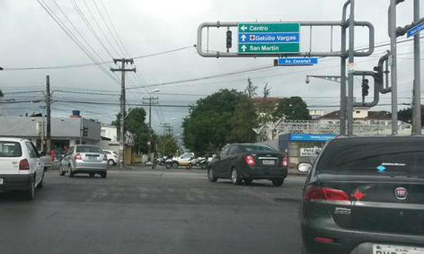 Tráfego está bloqueado na Avenida General San Martin / Foto: @famsilvanatal/Twitter