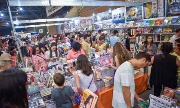 A Bienal do Livro de Pernambuco tem estandes movimentados voltados para o público infanto-juvenil / Foto: divulgação