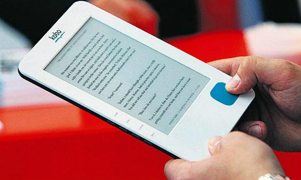 E-readers, os leitos digitais, fazem a leitura das versões virtuais dos livros; faturamento com a venda dos livros digitais chegou a R$ 17 milhões em 2014 / Foto:AFP