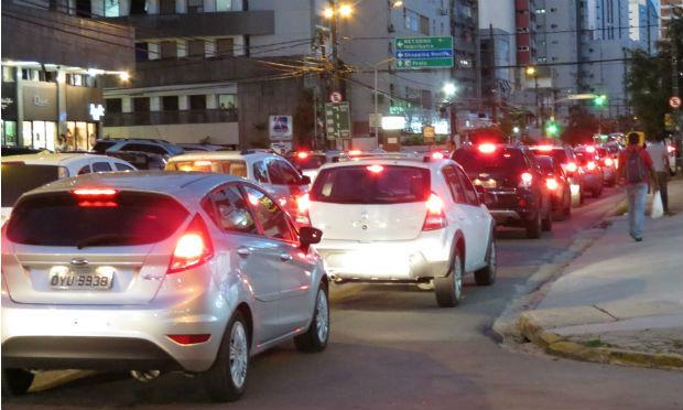 Problemas no trânsito do Recife foram abordados em entrevista. / Foto: Mariana Campello/ JC Trânsito