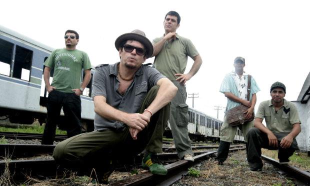 A banda Mundo Livre S/A é uma das atrações deste sábado, na Etapa Belo Jardim do festival / Foto: divulgação