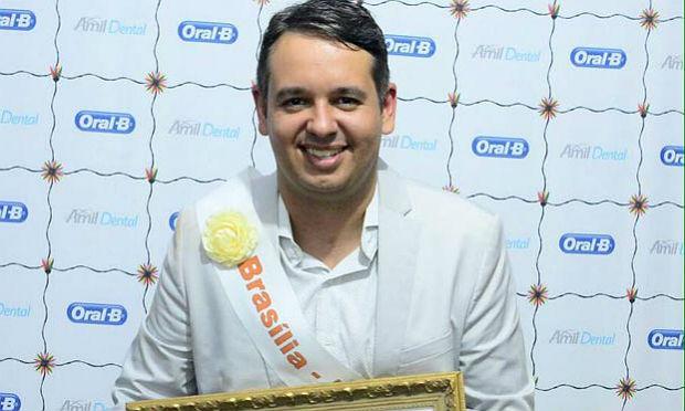 Dentista de Brasília é eleito o melhor do mundo por ONG