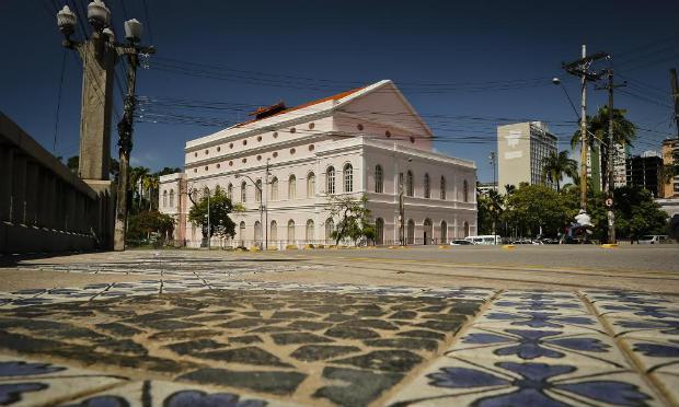 Teatro de Santa Isabel é eleito o melhor do Brasil