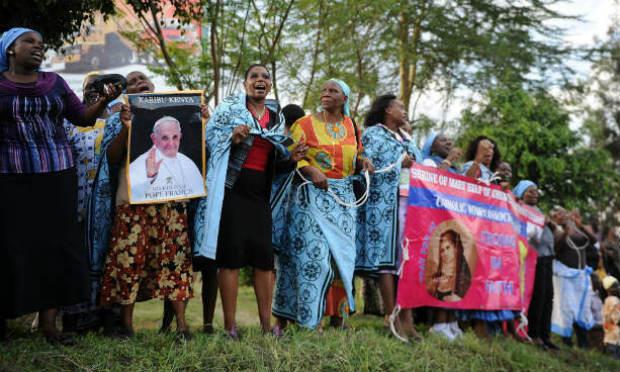 Papa chega à África para levar uma mensagem de reconciliação