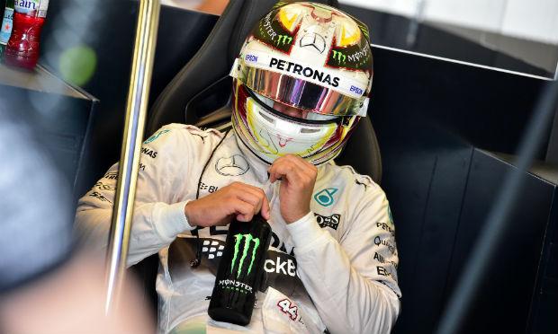 Hamilton supera Rosberg e lidera primeiro treino livre do GP de Abu Dabi