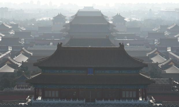 Pequim suspende alerta vermelho por poluição