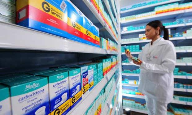 Farmacêuticas dizem que governo deve quase R$ 1 bilhão em medicamentos