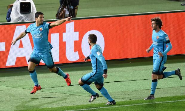 Sem Neymar e Messi, Suárez marca três e leva o Barcelona à final do Mundial