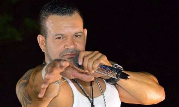 O corpo do cantor Pierre Santos vai ser enterrado às 16h, nesta segunda (28) / Foto: reprodução Facebook