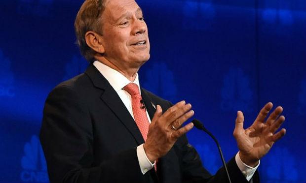 Ex-governador de Nova York abandona corrida republicana à presidência dos EUA