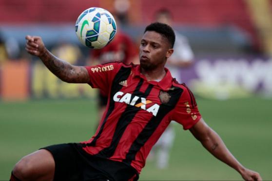 André pertencia ao Atlético Mineiro, mas disputou o último Campeonato Brasileiro pelo Sport, cedido por empréstimo, tendo marcado 14 gols na competição. / Foto: JC Imagem.