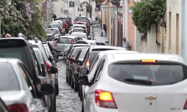 Trânsito em algumas vias de Olinda já estava liberado na manhã desta quarta-feira  / Foto: JC TV