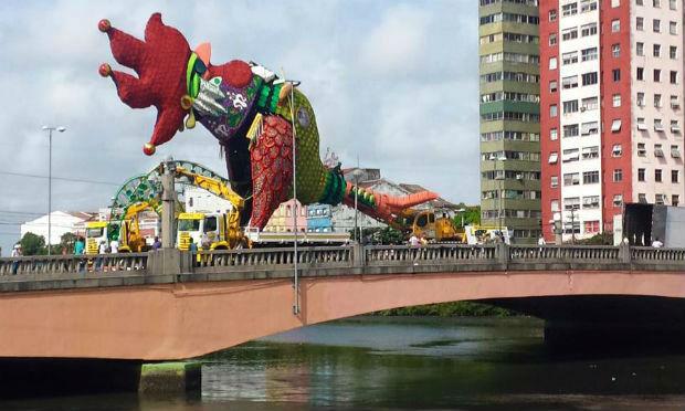 Ponte Duarte Coelho é onde fica o Galo Gigante no Carnaval / Foto: Guga Matos/JC Imagem